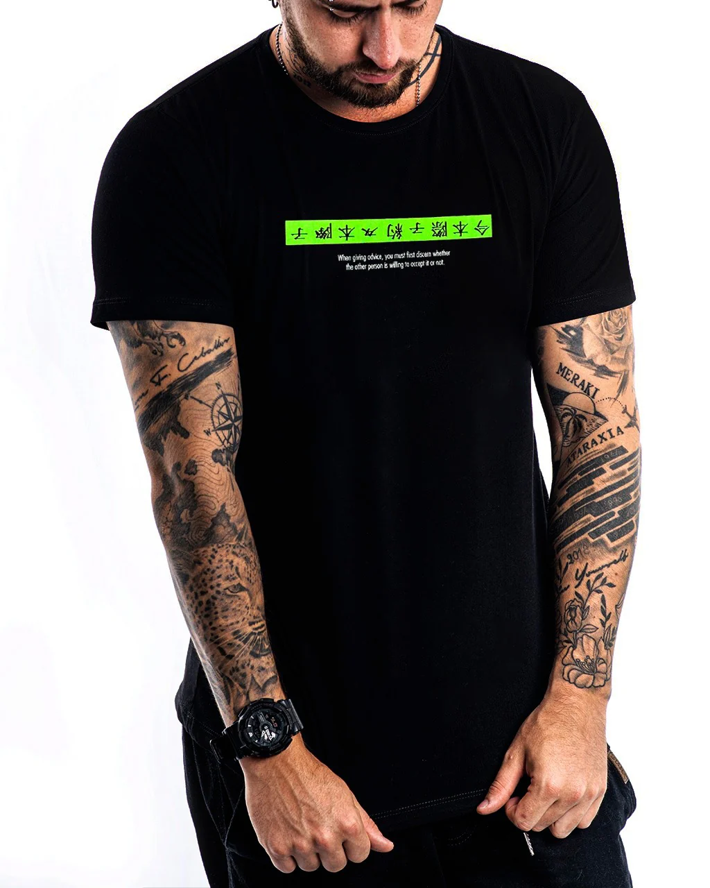 Camiseta Negra Letras chinas