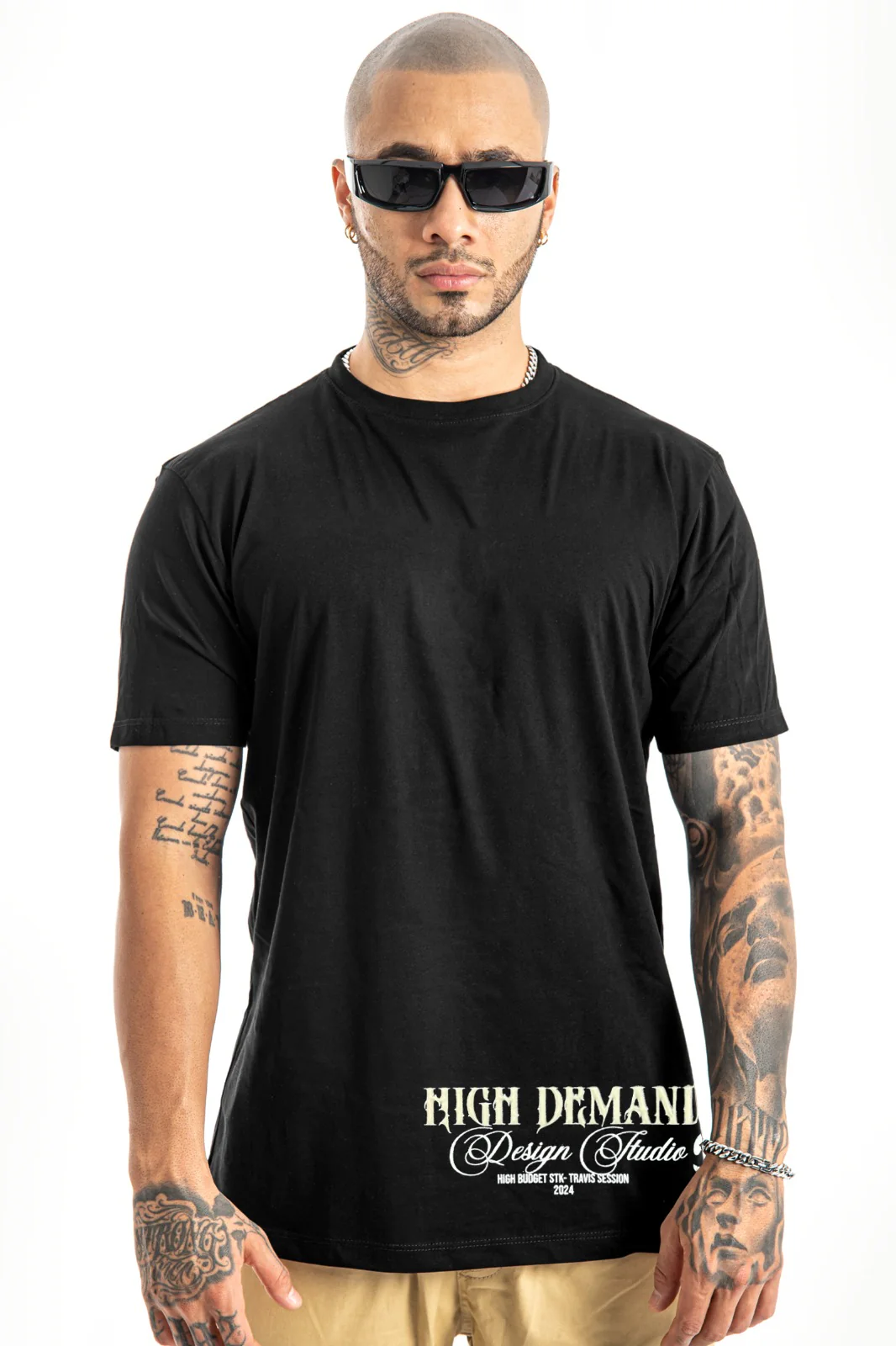 Camiseta Negra Nigh Demand - Image 2