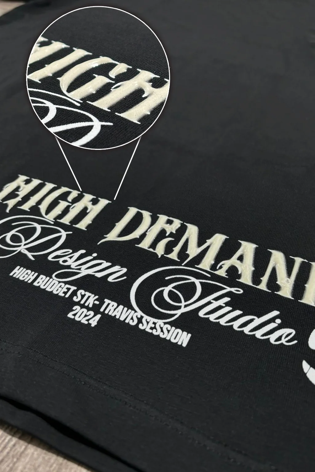 Camiseta Negra Nigh Demand - Image 3