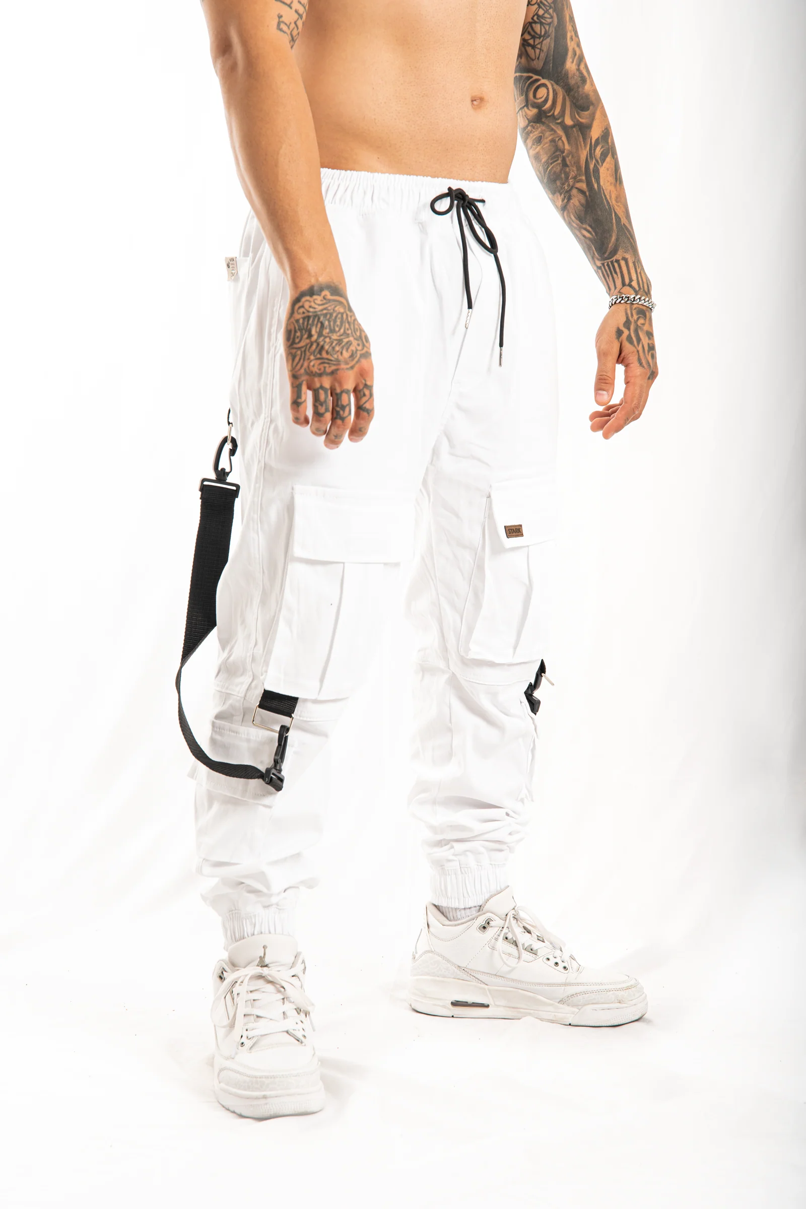 Jogger Blanco 4 Bolsillos Tiras