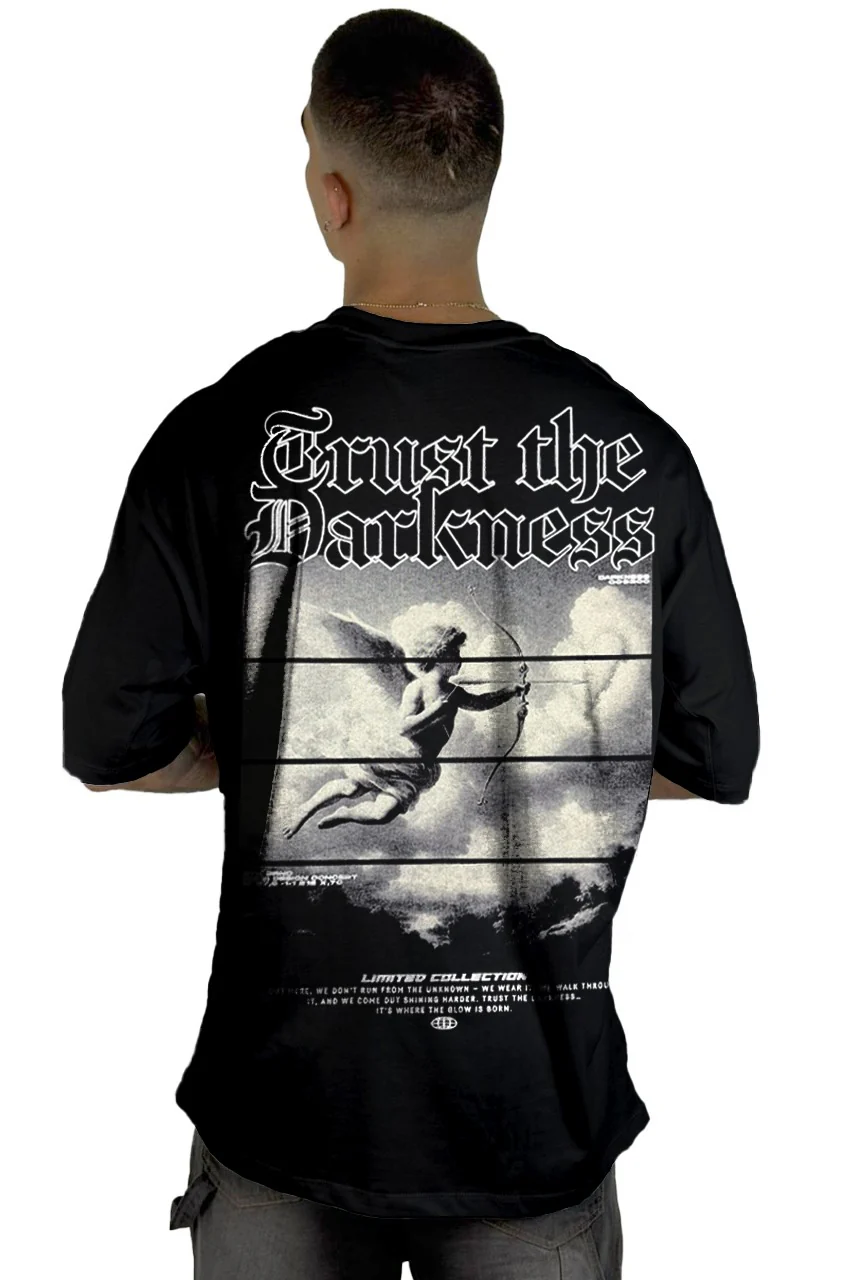 Oversize Negra Trust The Darkness Alto Gramaje